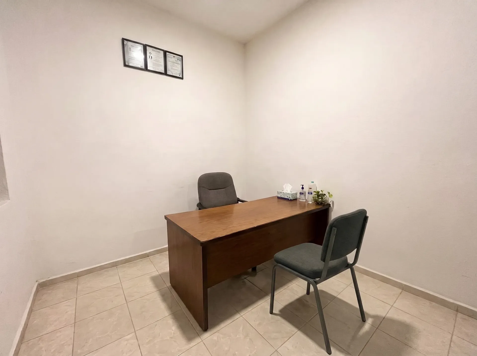 Consultorio privado para sesiones de psicoterapia individual y confidencial en Casa Consuelo.